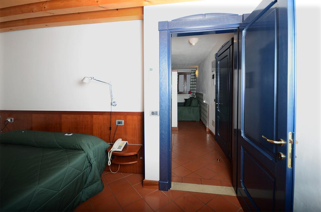 Dolcemela Hotel Ferrara Kamer foto