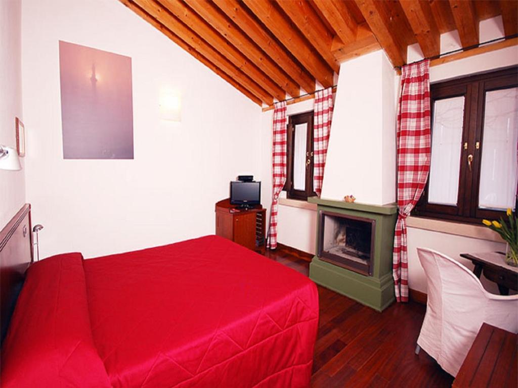 Dolcemela Hotel Ferrara Kamer foto