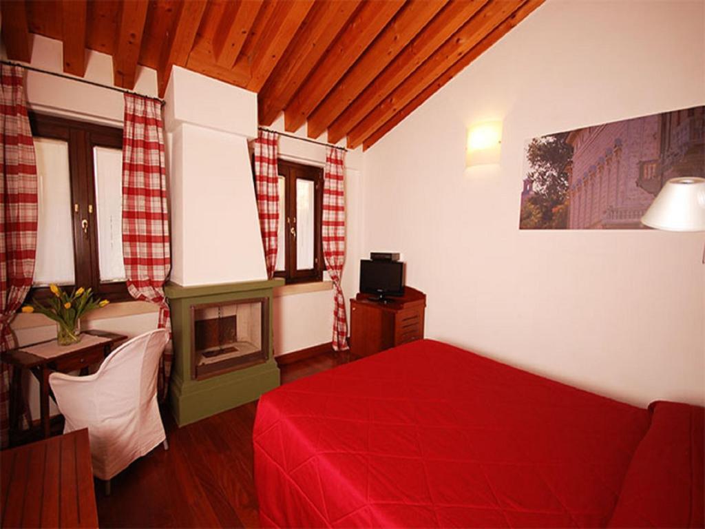 Dolcemela Hotel Ferrara Kamer foto