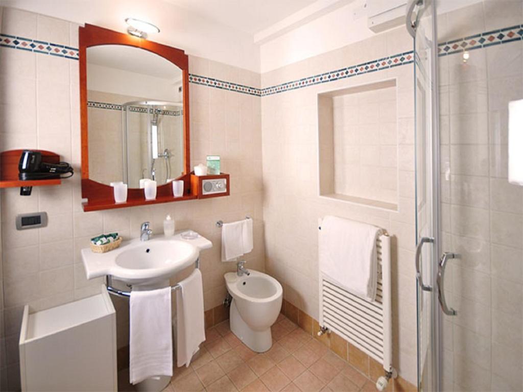 Dolcemela Hotel Ferrara Kamer foto